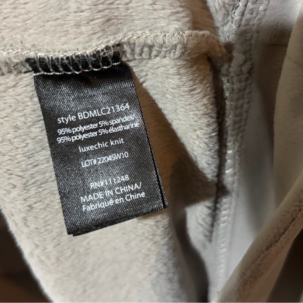 Barefoot dreams sweatshirt - Picture 4 of 4